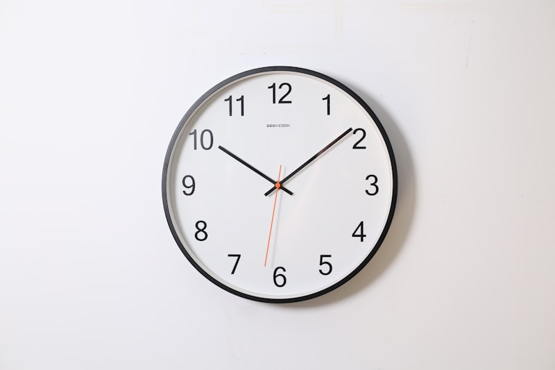 40 cm Silent Sweep Metal Frame Wall Clock